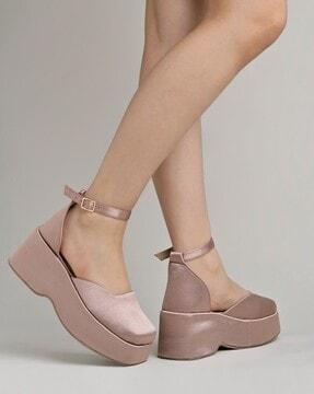 women round-toe ankle-strap wedges