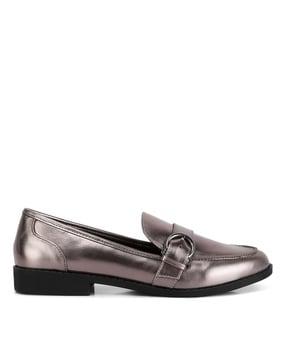 women round-toe bit loafers