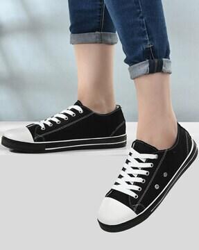 women round-toe casual shoes with lace fastening