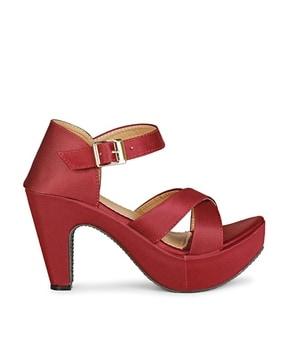 women round-toe heeled sandals with buckle closure