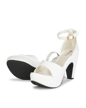 women round-toe heeled sandals with buckle closure