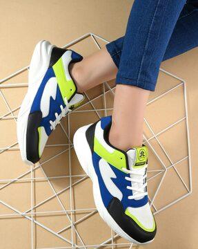 women round-toe lace-up sports shoes