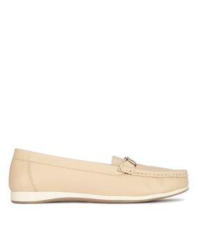 women round-toe loafers