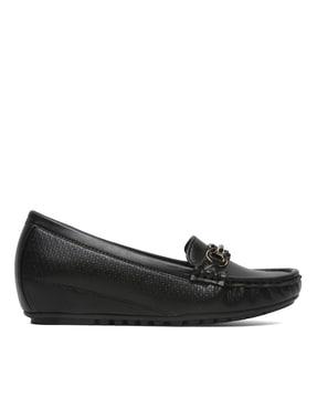 women round-toe slip-on loafers