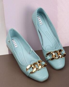 women round-toe slip-on shoes with metal accent