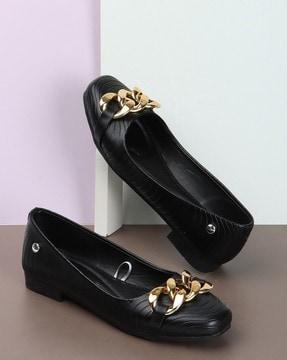 women round-toe slip-on shoes with metal accent