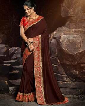 women saree with contrast border and tassels