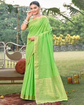 women saree with contrast border