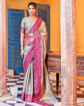 women saree with contrast border