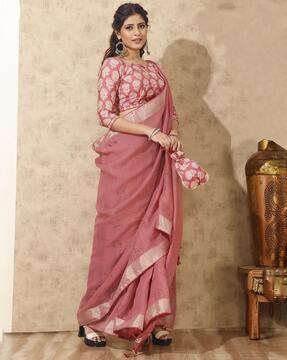 women saree with contrast border