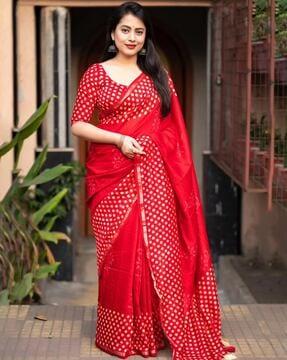 women saree with contrast border