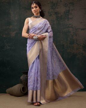 women saree with contrast border