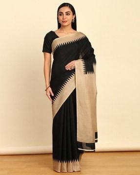 women saree with contrast geometric print border