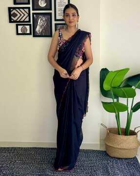 women saree with unstitched blouse piece