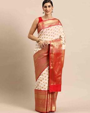 women saree with zari border