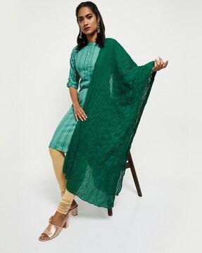 women scrunched dupatta with beaded hem