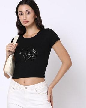 women sequinned embellished round-neck slim fit crop t-shirt