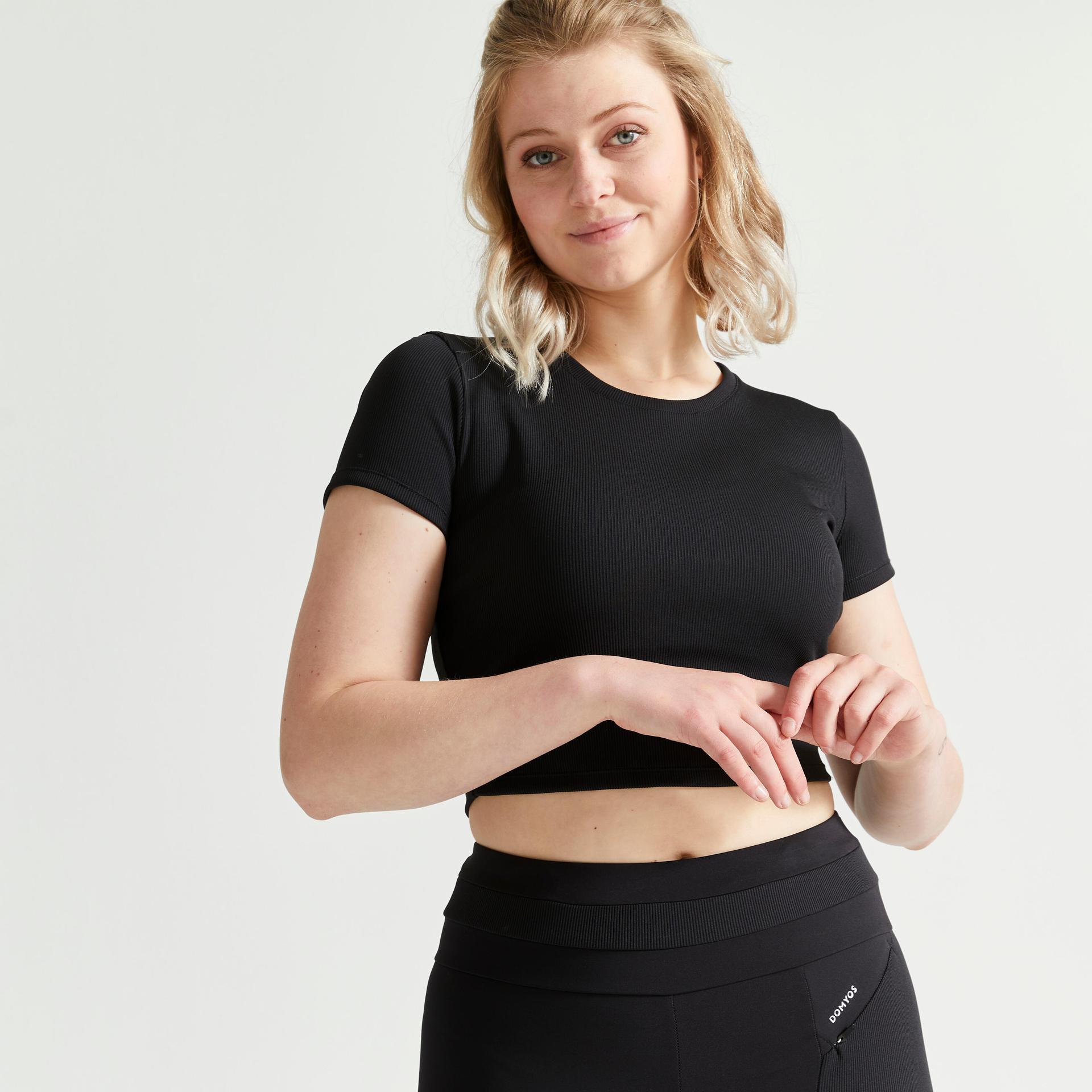 women short-sleeved cropped fitness t-shirt black