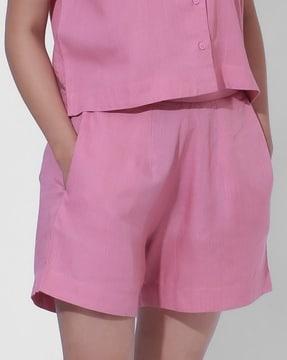 women shorts with elasticated waistband