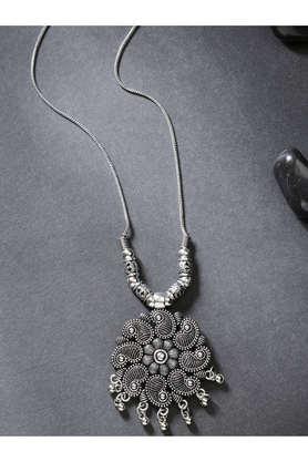 women silver-toned floral shape pendant with chain