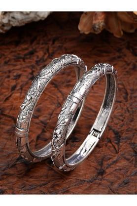 women silver-toned german silver floral oxidised kada bangle