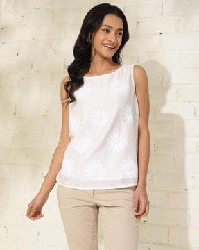 women slim fit embroidered top