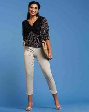 women slim fit pants with insert pockets