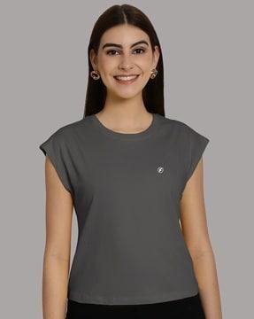 women slim fit round-neck t-shirt