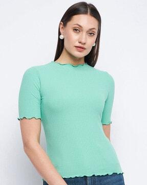 women slim fit top with short sleeves