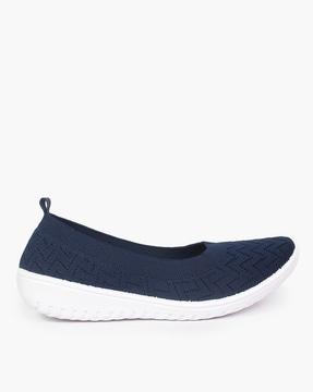 women slip-on casual shoes