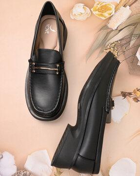 women slip-on casual shoes