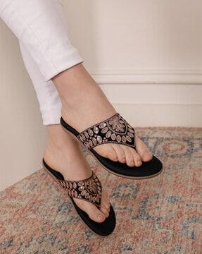 women slip-on flat sandals