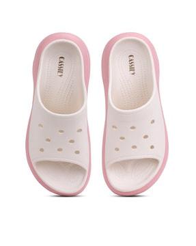 women slip-on flip flops