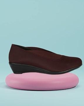 women slip-on heeled shoes