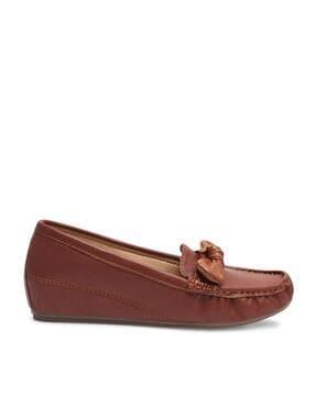 women slip-on moccasins with bow-accent