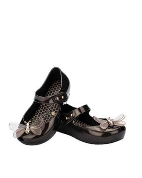 women slip-on sandals with velcro fastening