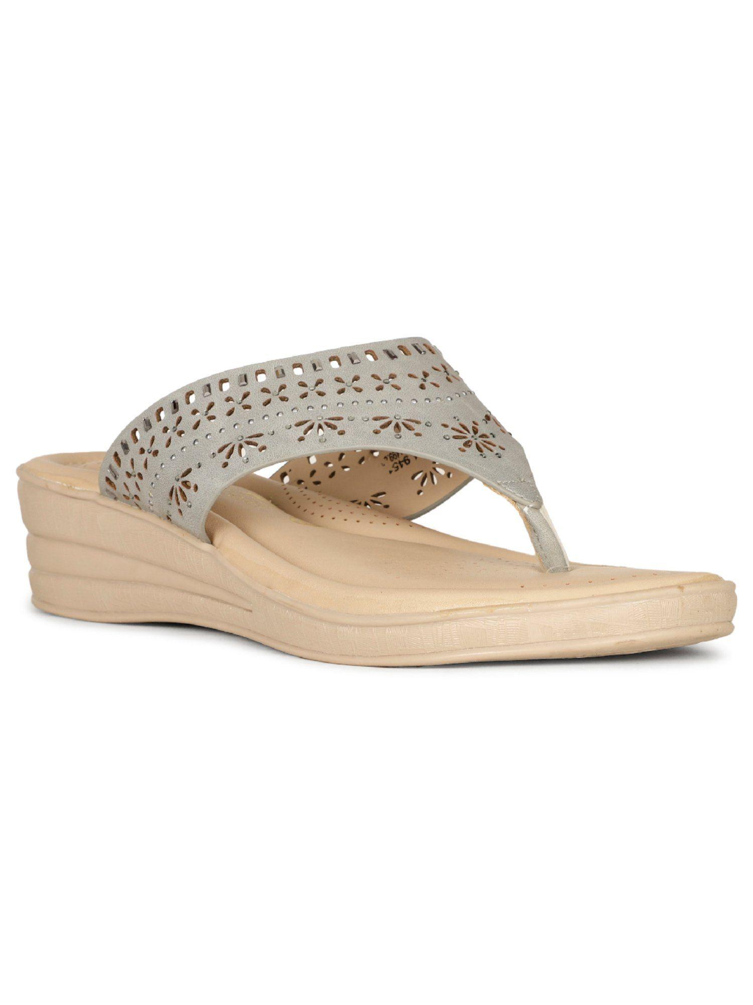 women slip-on sandals