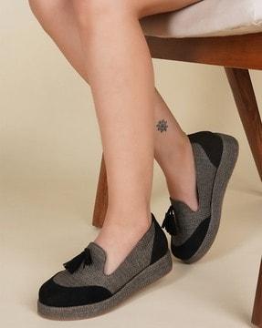 women slip-on shoes