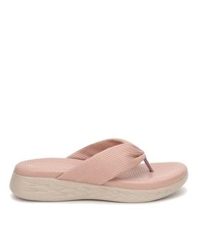 women slip-on t-strap flip flops