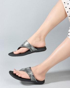 women slip-on t-strap flip-flops