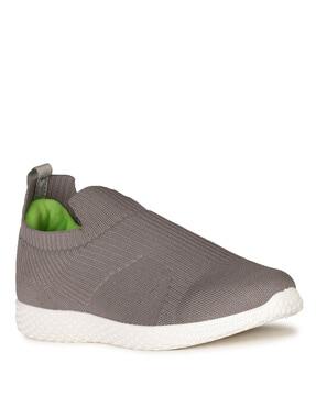 women slip-on walking shoes