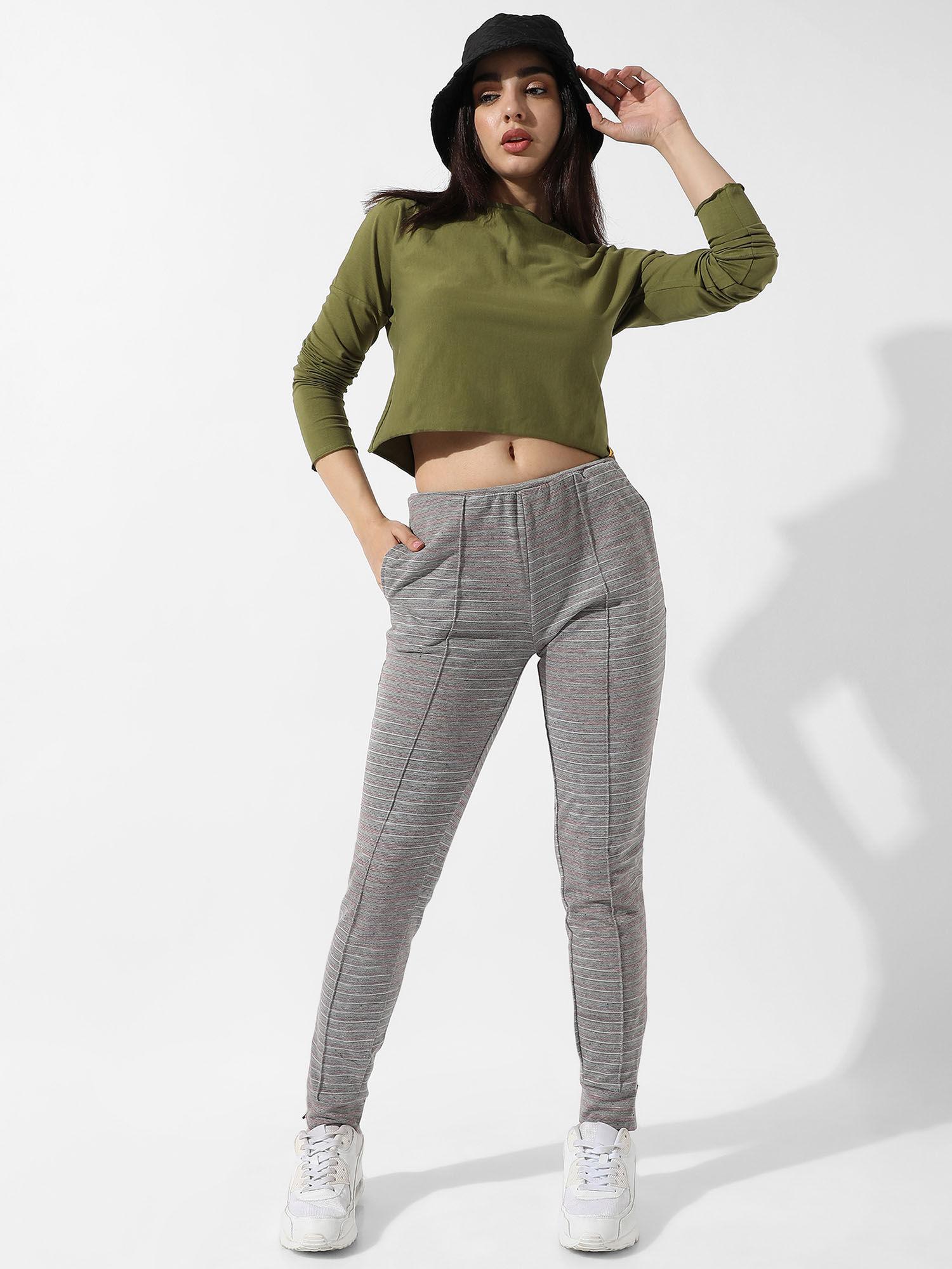 women solid olive green crop top