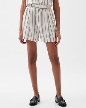 women solid pull-on linen shorts