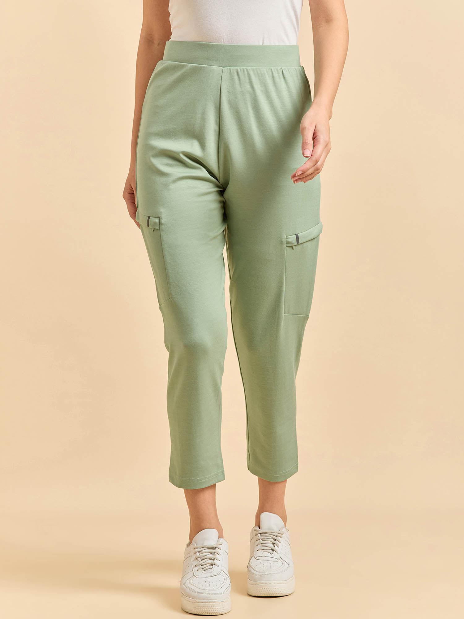 women solid trackpant