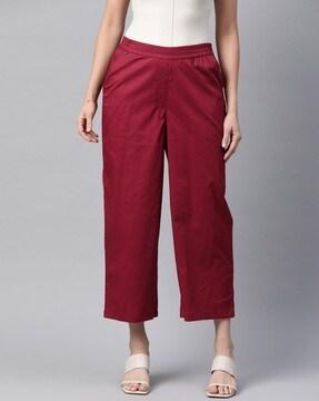 women straight fit pants with insert pockets