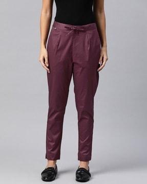 women straight fit pants with insert pockets