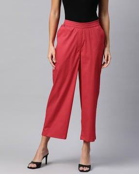 women straight fit pants with insert pockets