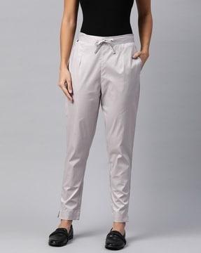 women straight fit pants with insert pockets