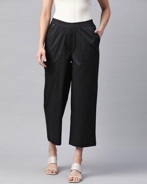 women straight fit pants with insert pockets