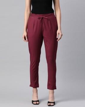 women straight fit pants with insert pockets